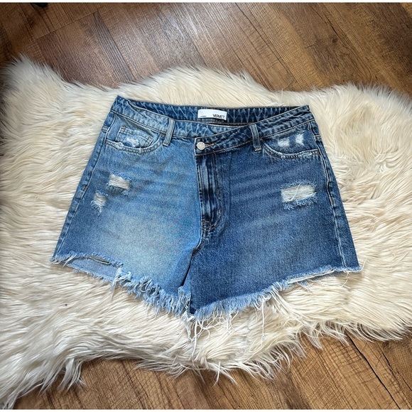 VERVET High-Rise Two Tone Cross Over Denim Shorts - Picture 2 of 4